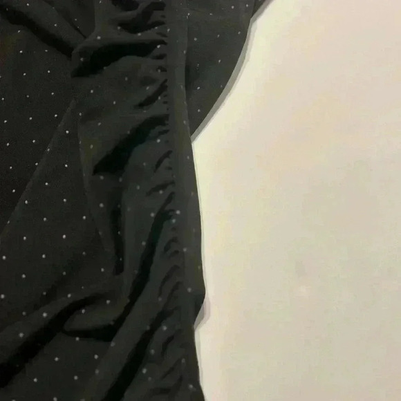 Larry Levine Women's M Black Polka Dot Blouse Flowy Keyhole Gathered Sides - Picture 8 of 14